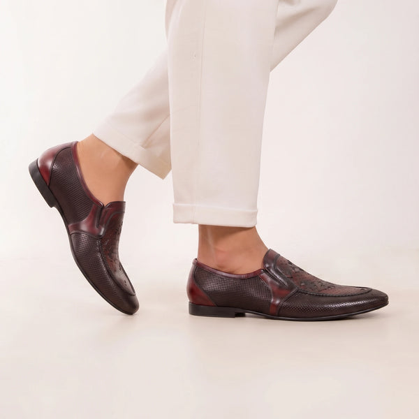 LE TORO Men's Stylish Dual-Tone Punch Detailing Casual Loafers
