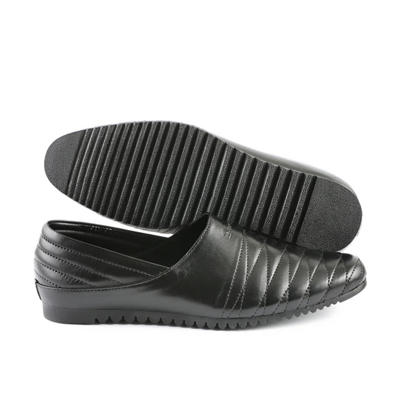 LE TORO Classic Black Stitched Pattern Casual Slip-On Shoes