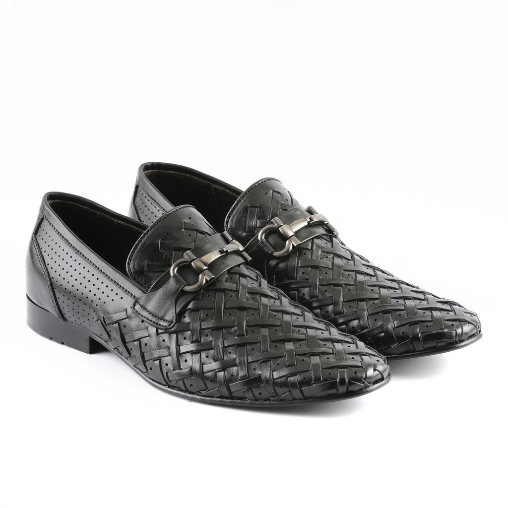 Premium Craftsmanship – Cow Leather with Garments Rubber Sole