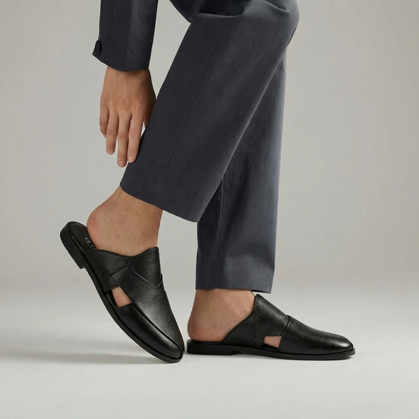 LE TORO Traditional Handcrafted Black Leather Slides